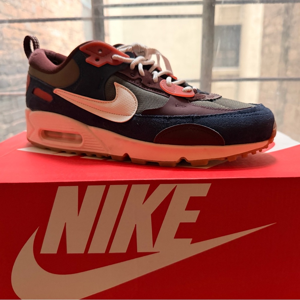 Nike Tech Hera - Oil Green and Black